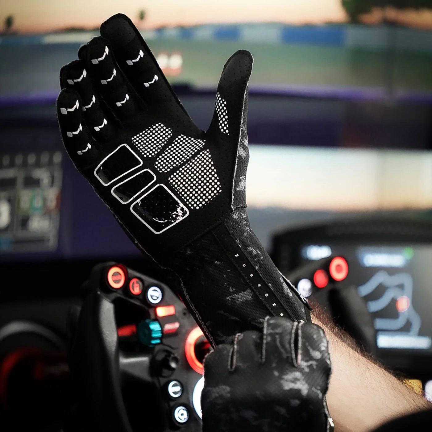 Moradnesss Aura Pro Forged Carbon Gloves